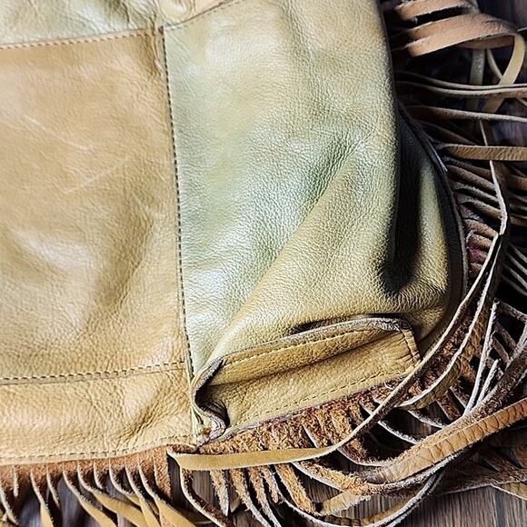 Boho Chic Fringed Leather Shoulder Bag - Picture 5 of 10